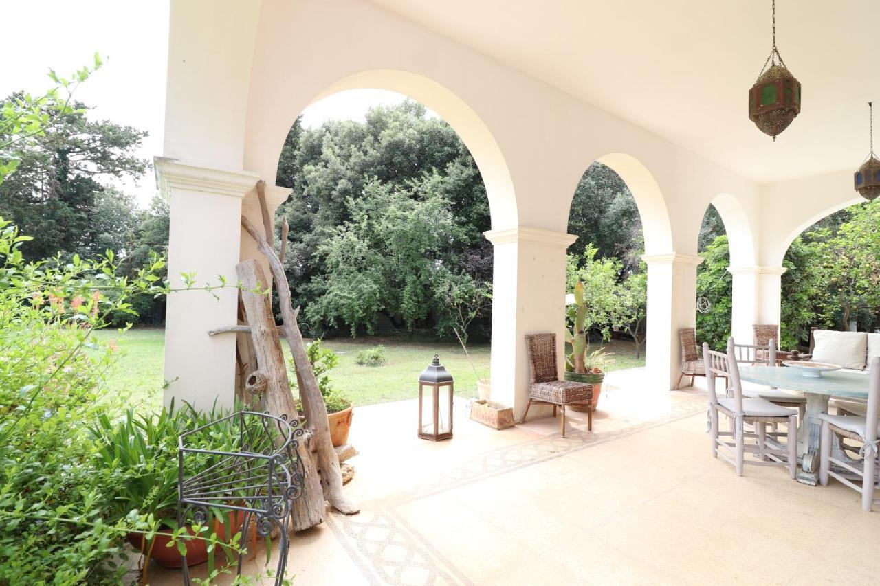 Relais Delle Rose Bed & Breakfast Lecce Bagian luar foto